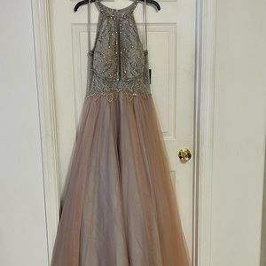 Formal dress  prom or wedding